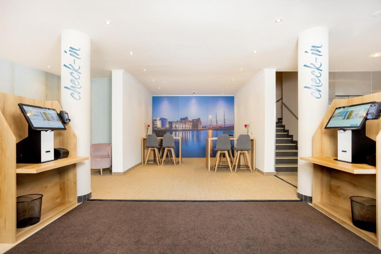 Maakt Hotel Stralsund Exteriör bild